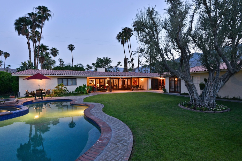 Zen Dreams — 4-Star Luxury Hotel in Palm Springs, United States