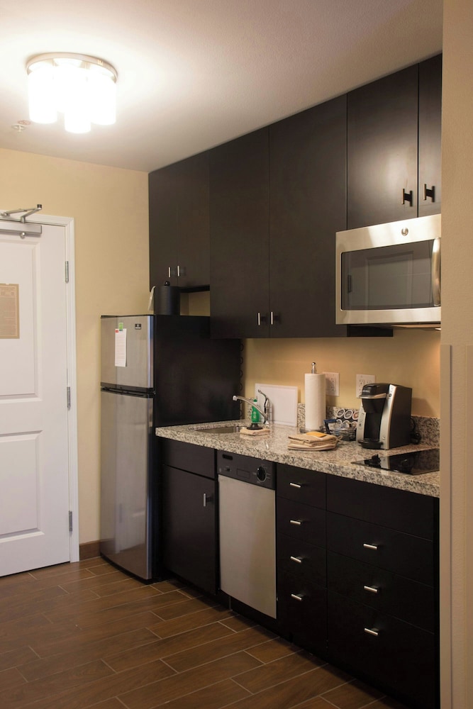 TownePlace Suites by Marriott Lincoln North - photo 10