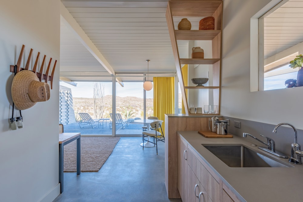 The Bungalows by Homestead Modern at The Joshua Tree Retreat Center - photo 35
