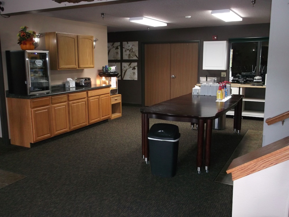De Smet Super Deluxe Inn and Suites - photo 31