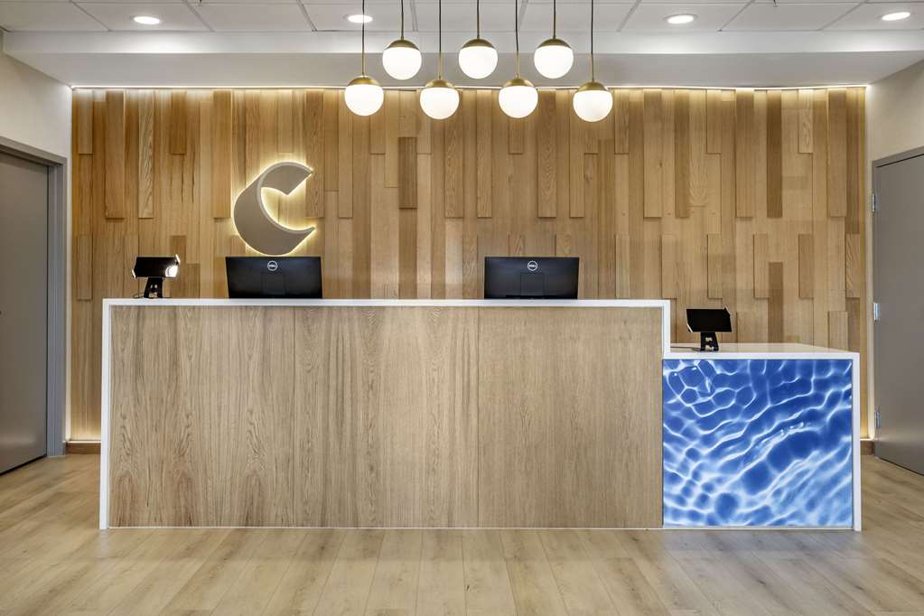 Comfort Inn & Suites Newark Liberty International Airport - photo 6