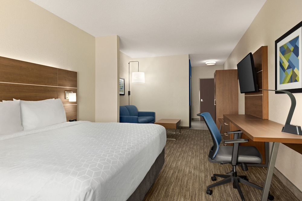 Holiday Inn Express & Suites Akron Regional Airport Area - photo 20