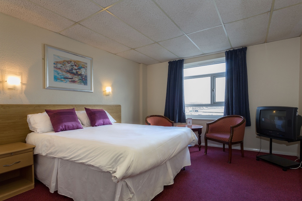 The Grand Burstin Hotel