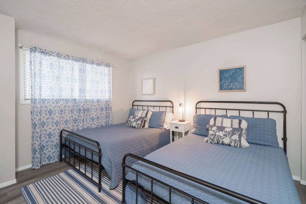 Bethys Beachy Beauty Regency Towers - photo 6