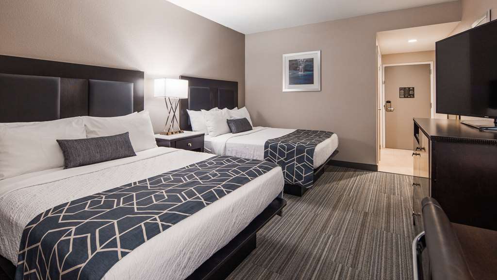 Best Western Plus Wilkes Barre Scranton Airport Hotel - photo 10