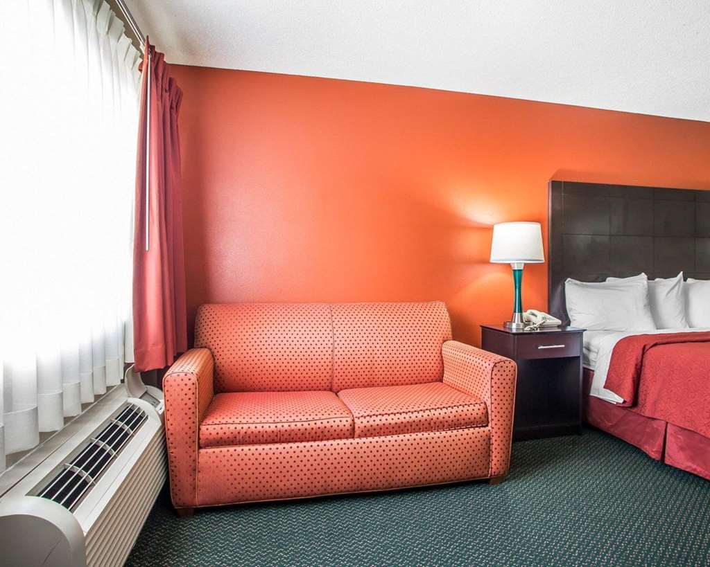 Quality Inn Morton at I 74 - photo 10