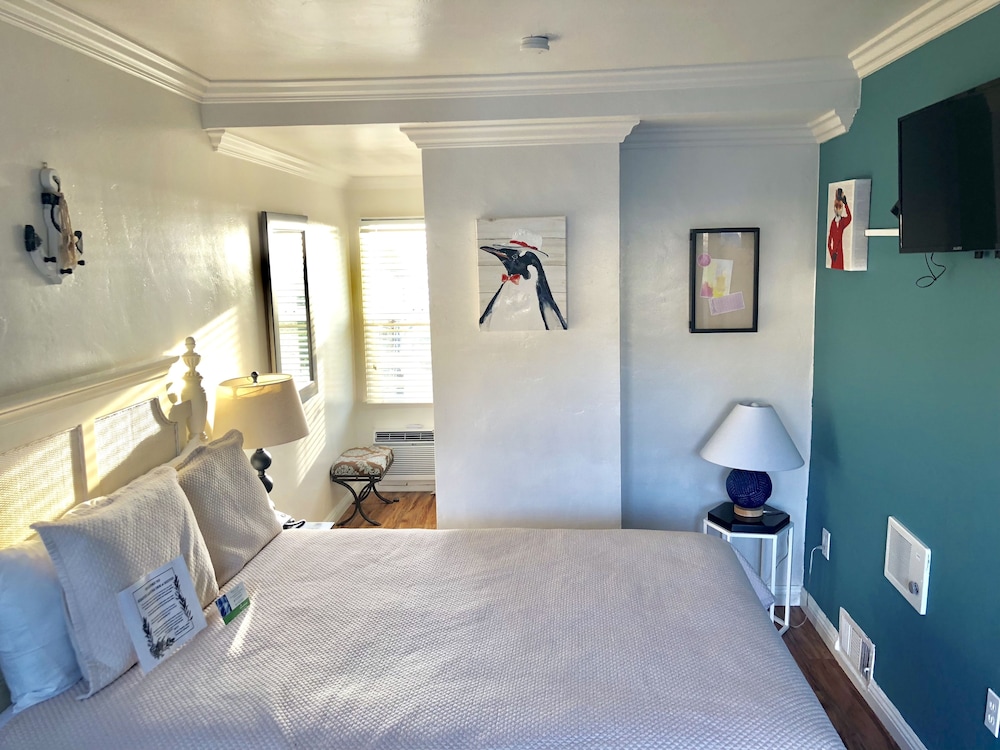 Laguna Cove Hotel - photo 12