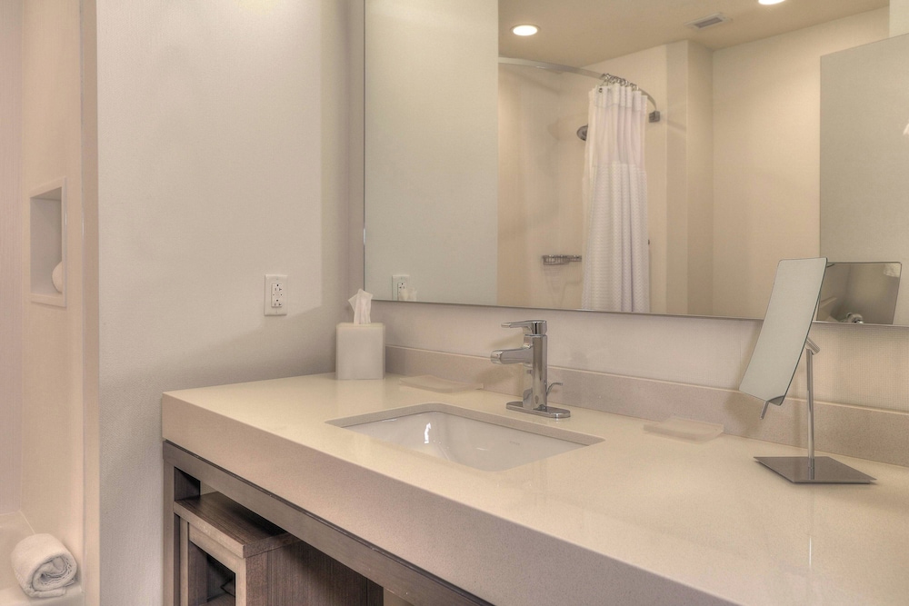 Courtyard by Marriott Pigeon Forge - photo 90
