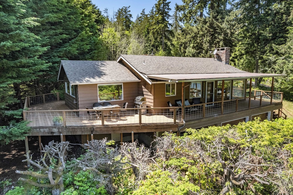 Eagles Watch by AvantStay Large Deck w Views - photo 34