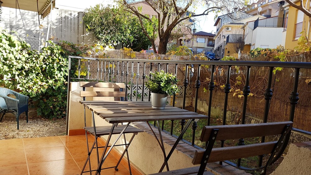 Las Lanchas Vut — hotel in La Adrada