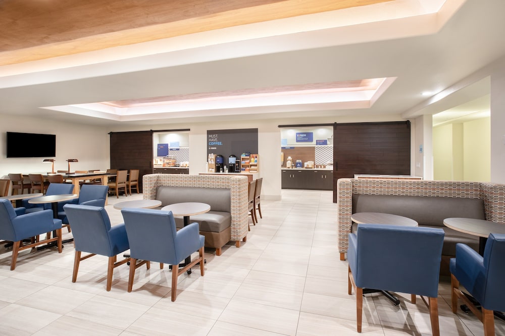 Holiday Inn Express & Suites Chowchilla Yosemite Park Area by IHG - photo 25