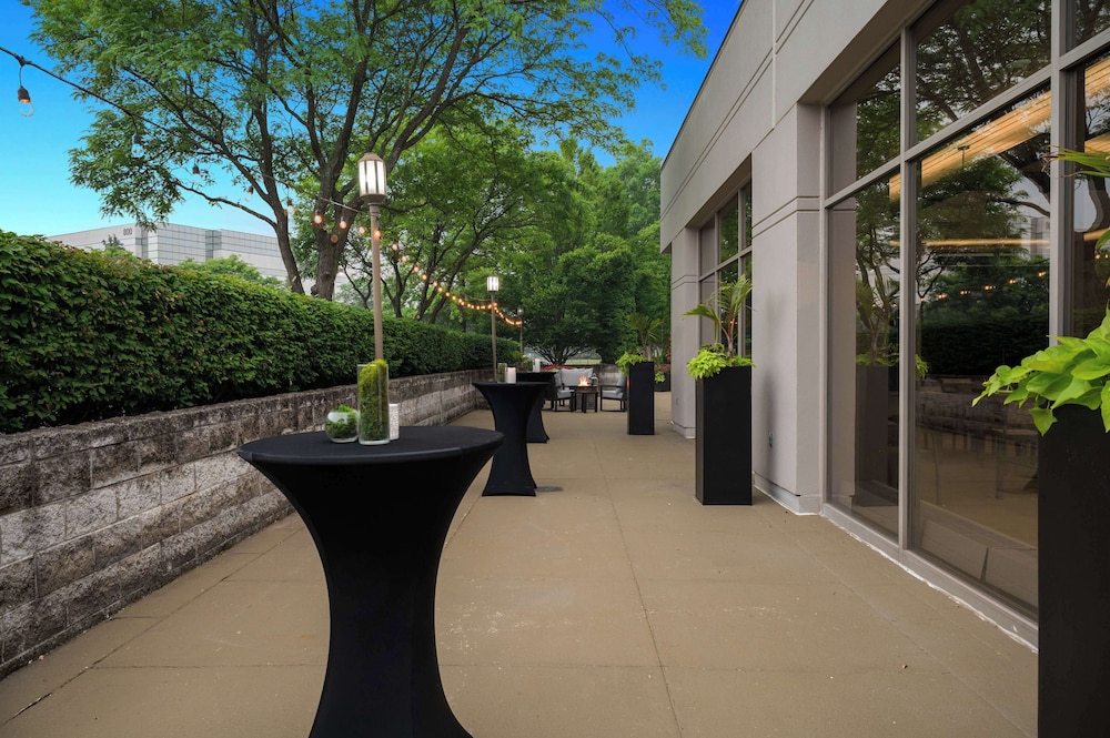 Embassy Suites by Hilton Detroit Troy Auburn Hills - photo 93