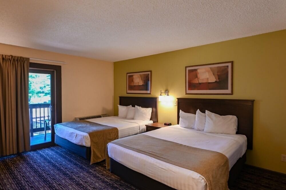 Baker's Sunset Bay Resort - photo 3