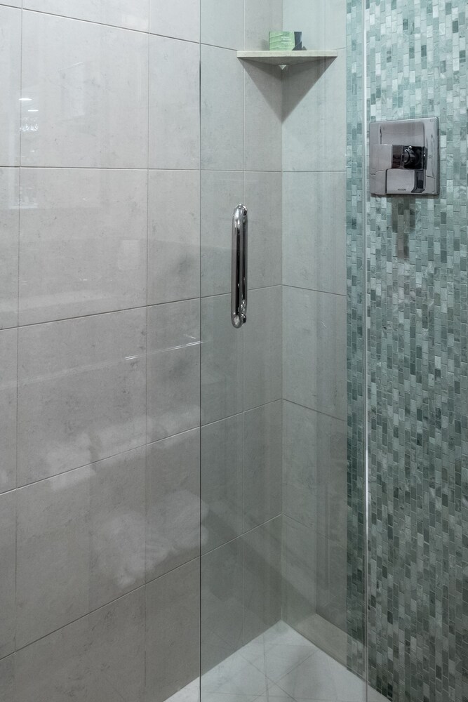 Bell Tower Hotel - photo 15