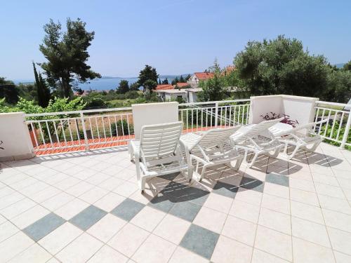 Apartments Villa Michele Three Bedroom Apartment with Terrace Mandarin — 4-Star Luxury Hotel in Orebic, Croatia