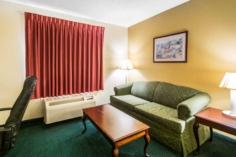 Super 8 by Wyndham Montgomery I 65 - photo 6