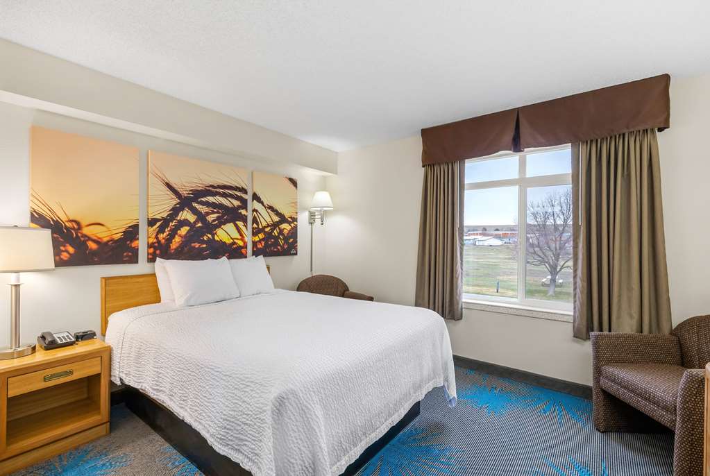 Days Inn by Wyndham Great Falls - photo 18