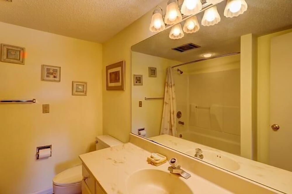 1623 Port Villa at The Sea Pines Resort - photo 12