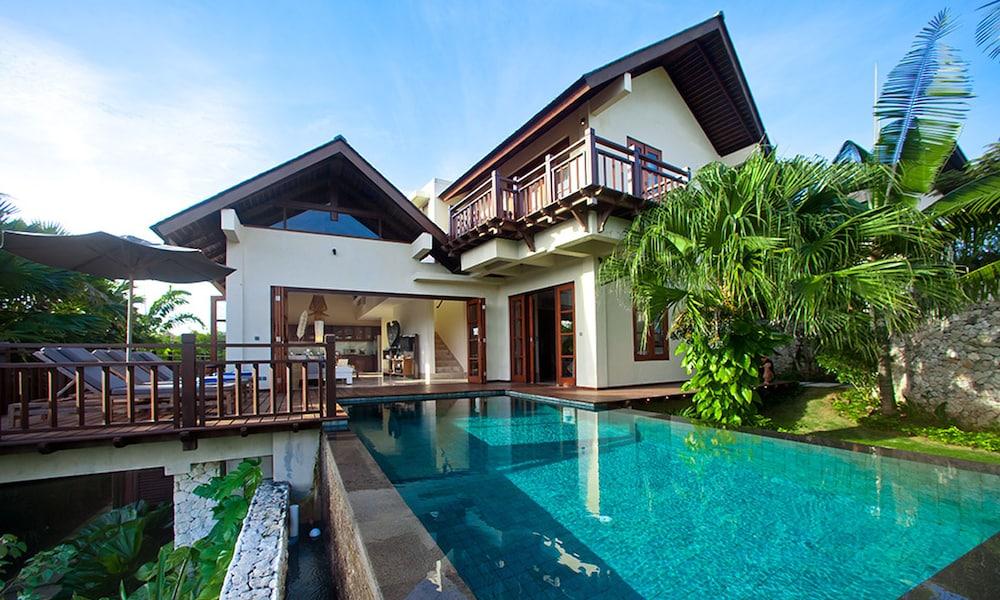 Cliffront Tropical Villa Cantik — 4-Star Luxury Hotel in Bali, Indonesia