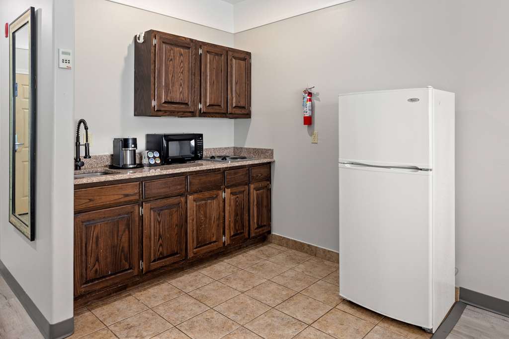 La Quinta Inn & Suites by Wyndham Raymondville - photo 90