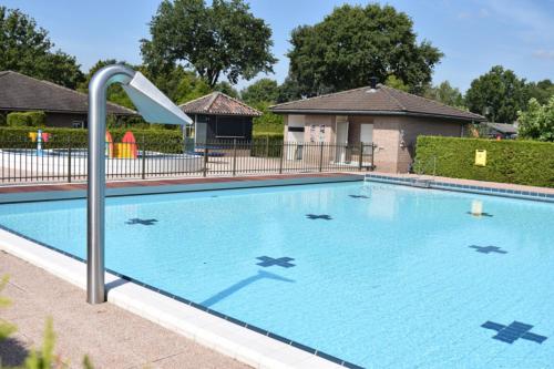 Voorde 16 pers. bungalow — 4-Star Luxury Hotel in Voorthuizen, Netherlands
