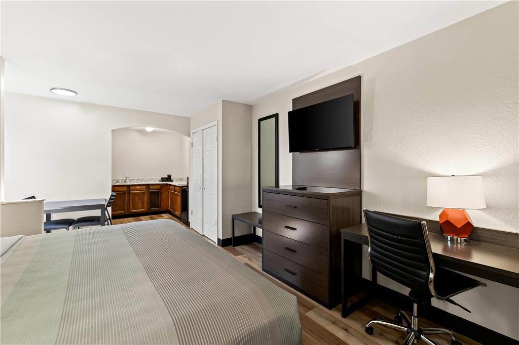 Quality Inn & Suites - photo 34
