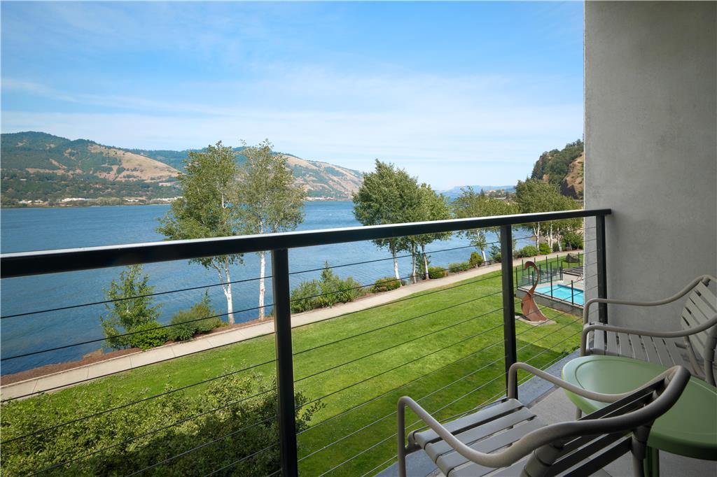 Best Western Plus Hood River Inn - photo 19