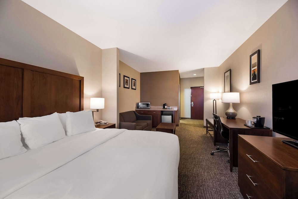 Comfort Inn & Suites Las Vegas Nellis - photo 18