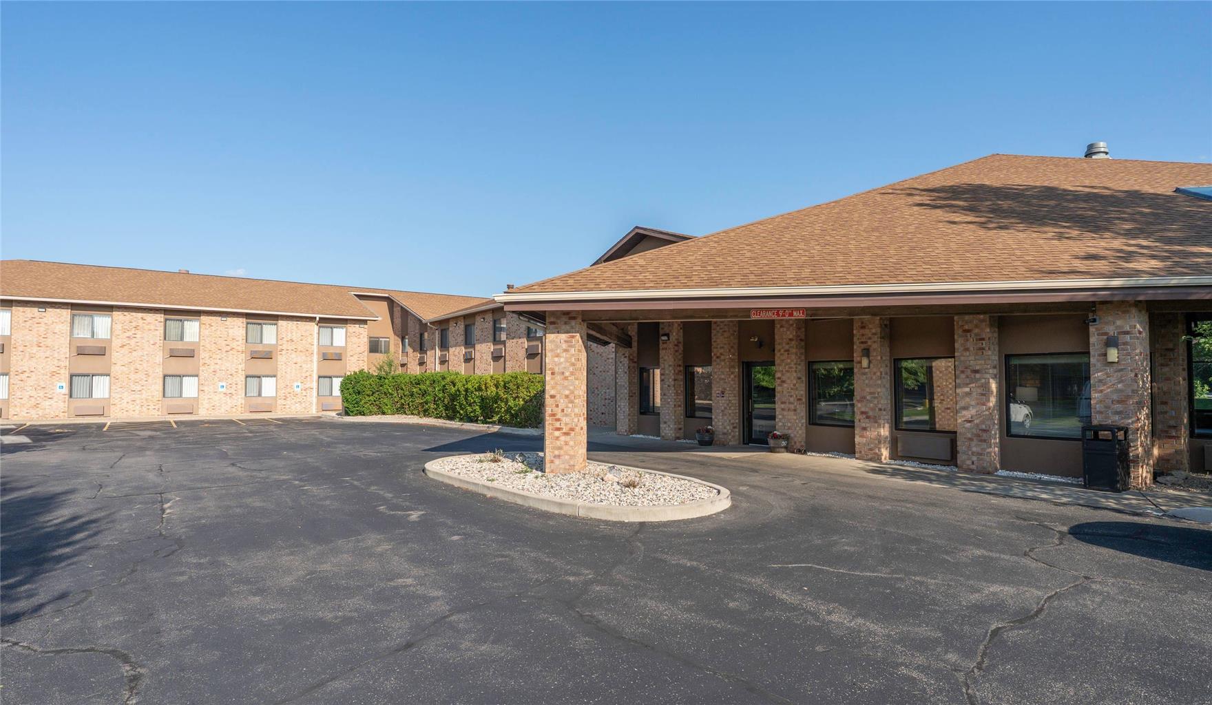 Quality Inn & Suites Sun Prairie Madison East - photo 2