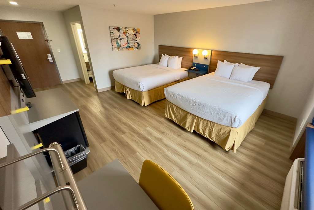 Microtel Inn & Suites by Wyndham Denver Airport - photo 7