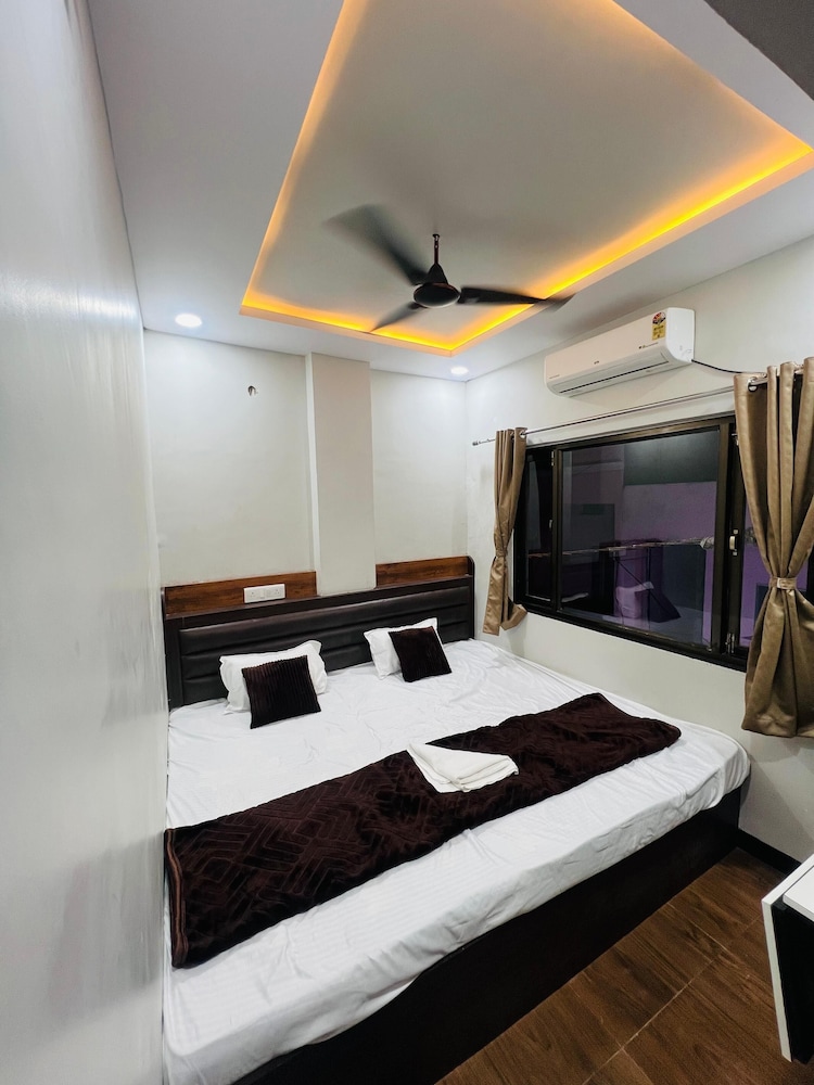 Hotel Advika - carbon neutral hotel in Ujjain