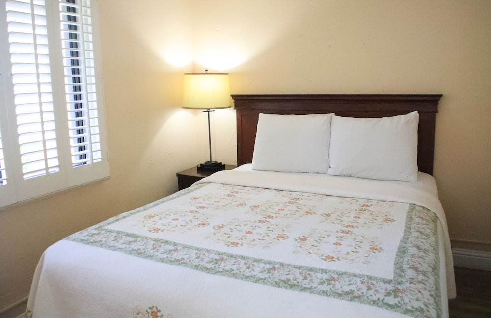 Carmel Resort Inn - photo 6