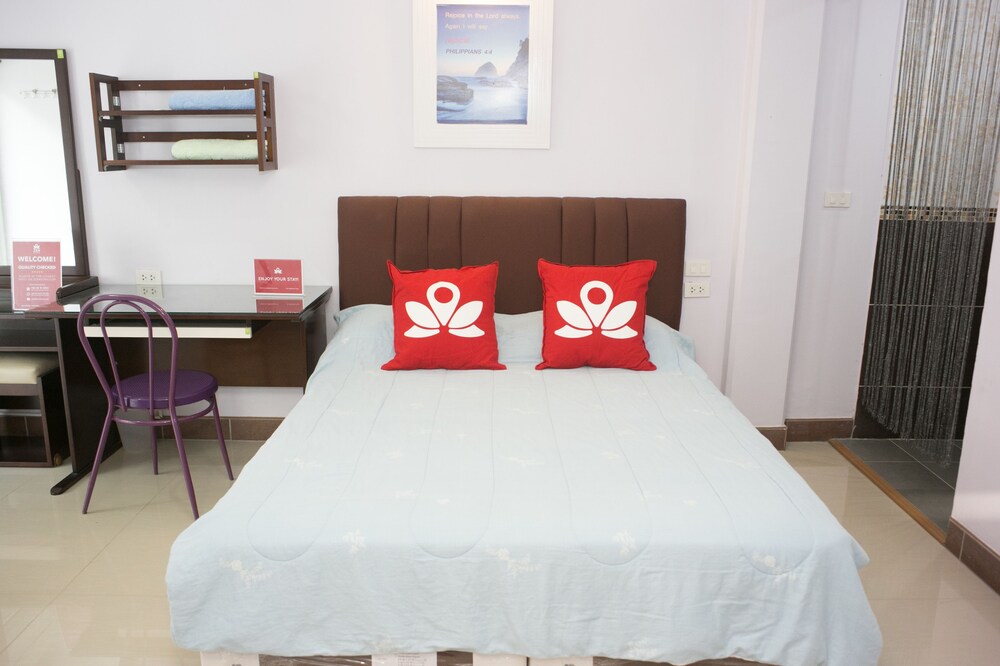 ZEN Rooms Mahajak Residence