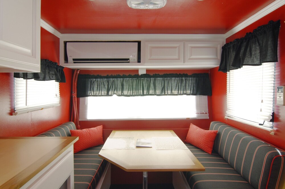 Palm Canyon Hotel & RV Resort - photo 36