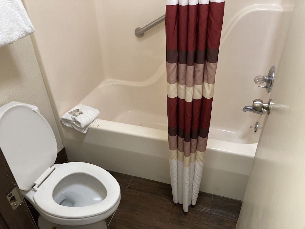 Red Roof Inn Cookeville Tennessee Tech - photo 14