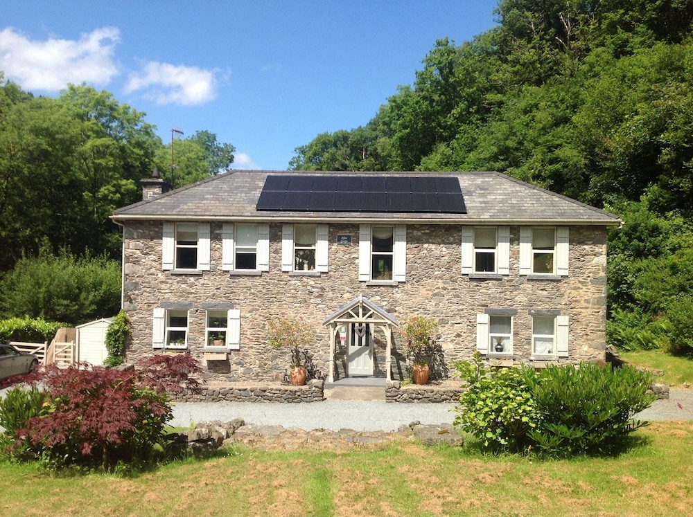 Afon Gwyn Country House — 5-Star Luxury Hotel in Betws-Y-Coed, United Kingdom