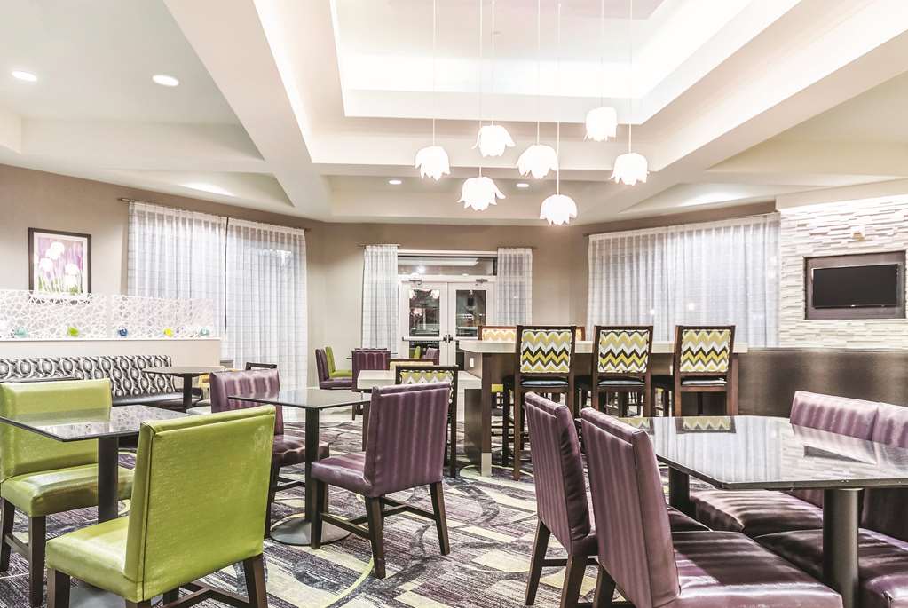 La Quinta Inn & Suites by Wyndham Grand Junction - photo 42