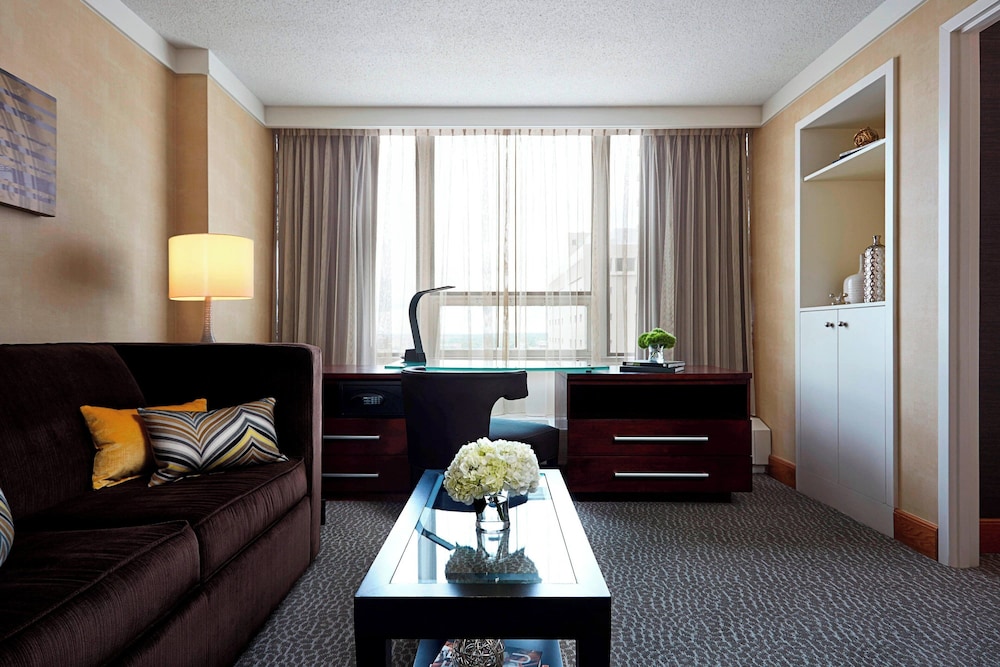 Renaissance Columbus Downtown Hotel - photo 20