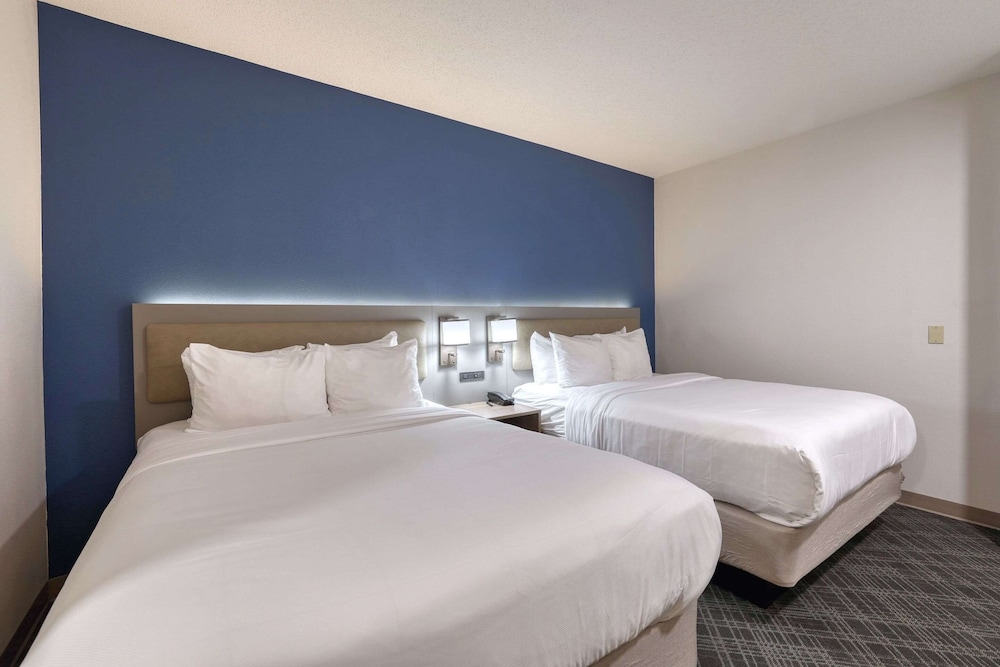 Comfort Suites Milwaukee Airport - photo 18