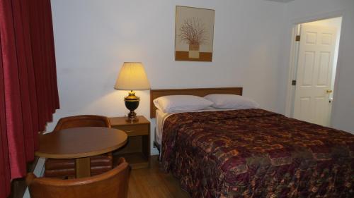 Golden Lion Motel - photo 14