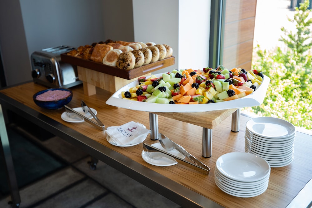 Hotel Indigo Everett Waterfront Place by IHG - photo 71