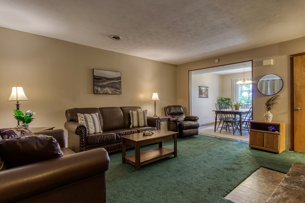 Pinecrest Hotel B - photo 22