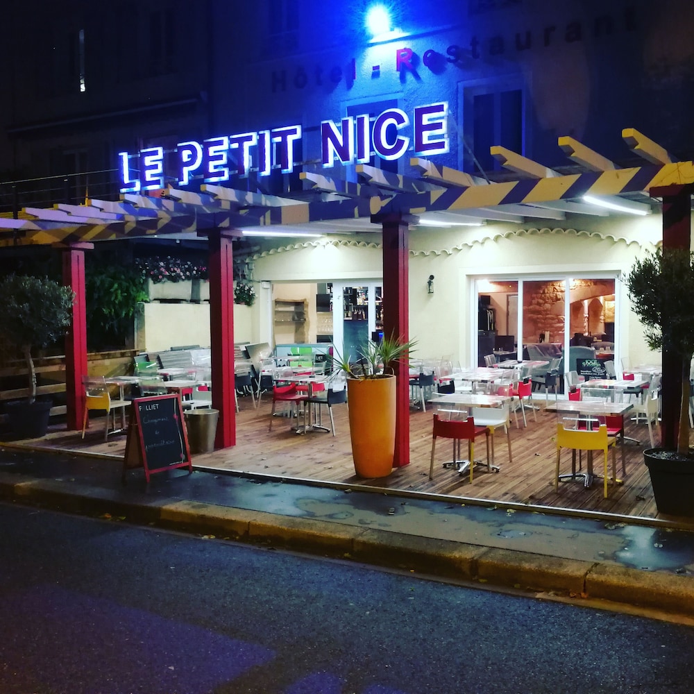 Le Petit Nice pet-friendly hotel Neuville-Sur-Saone