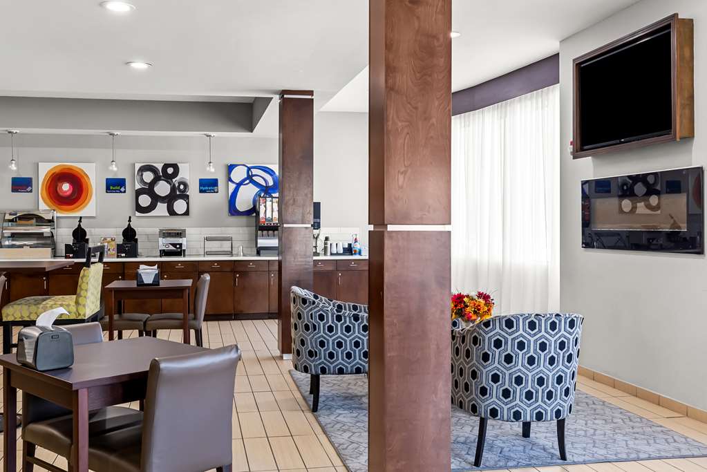 Best Western St. Louis Airport North Hotel & Suites - photo 5