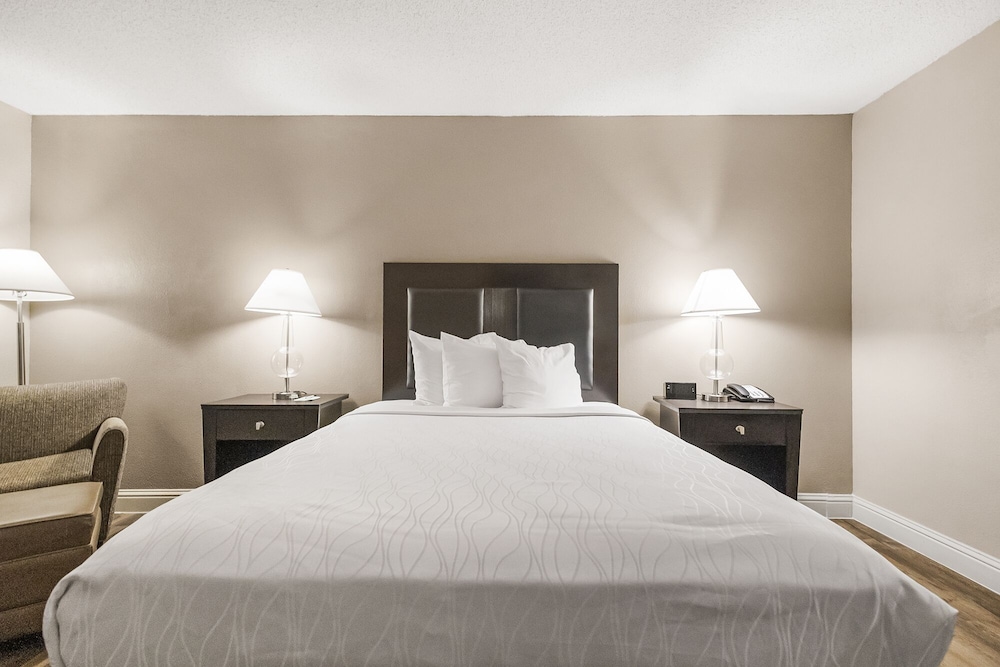Sutter Inn - photo 6