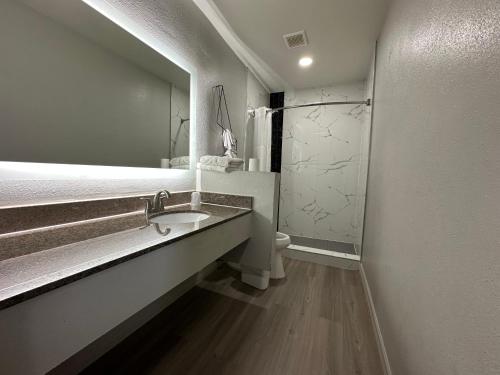 Summit Inn Dayton - photo 11