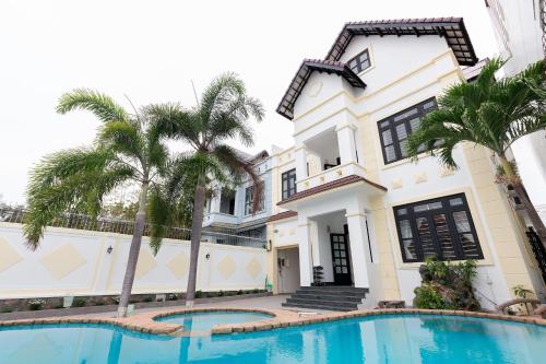 Palm Villa 09 Biệt Thự Đồi Ngọc Tước Vũng Tàu gần biển — 5-Star Luxury Hotel in Vung Tau, Vietnam