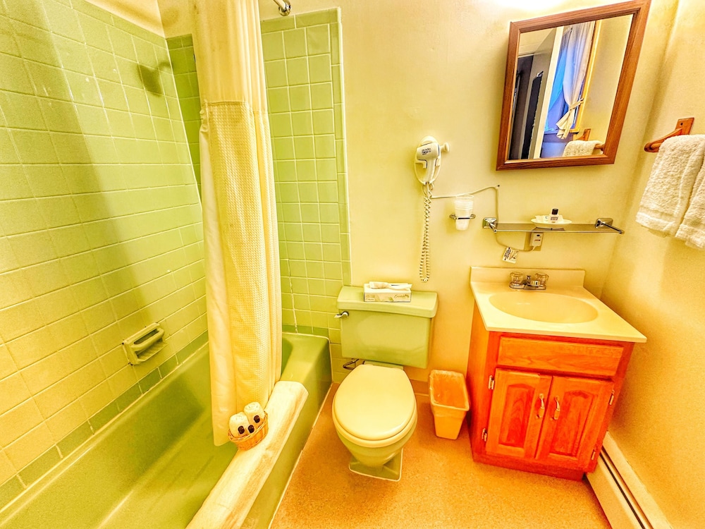 Brittany Motel - photo 36