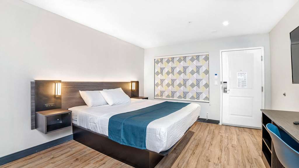 Studio6 Suites Stockton CA Waterfront - photo 19