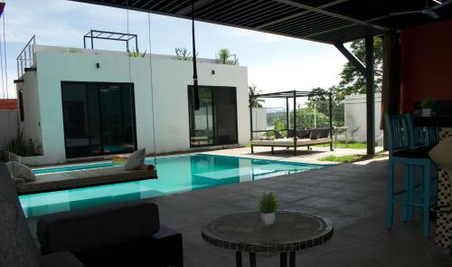 Uncle Roy's house — 4-Star Luxury Hotel in Tequesquitengo, Mexico